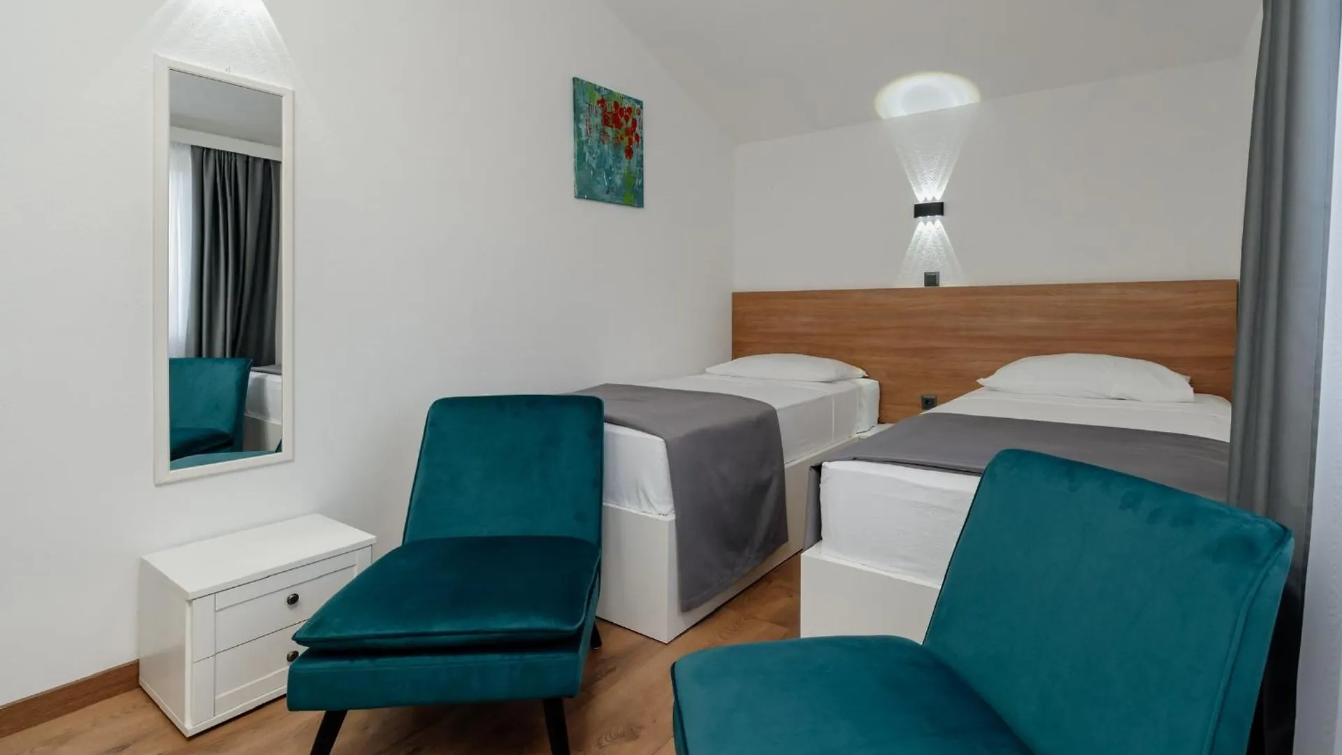 Apartments Kudelik Trogir 0*,