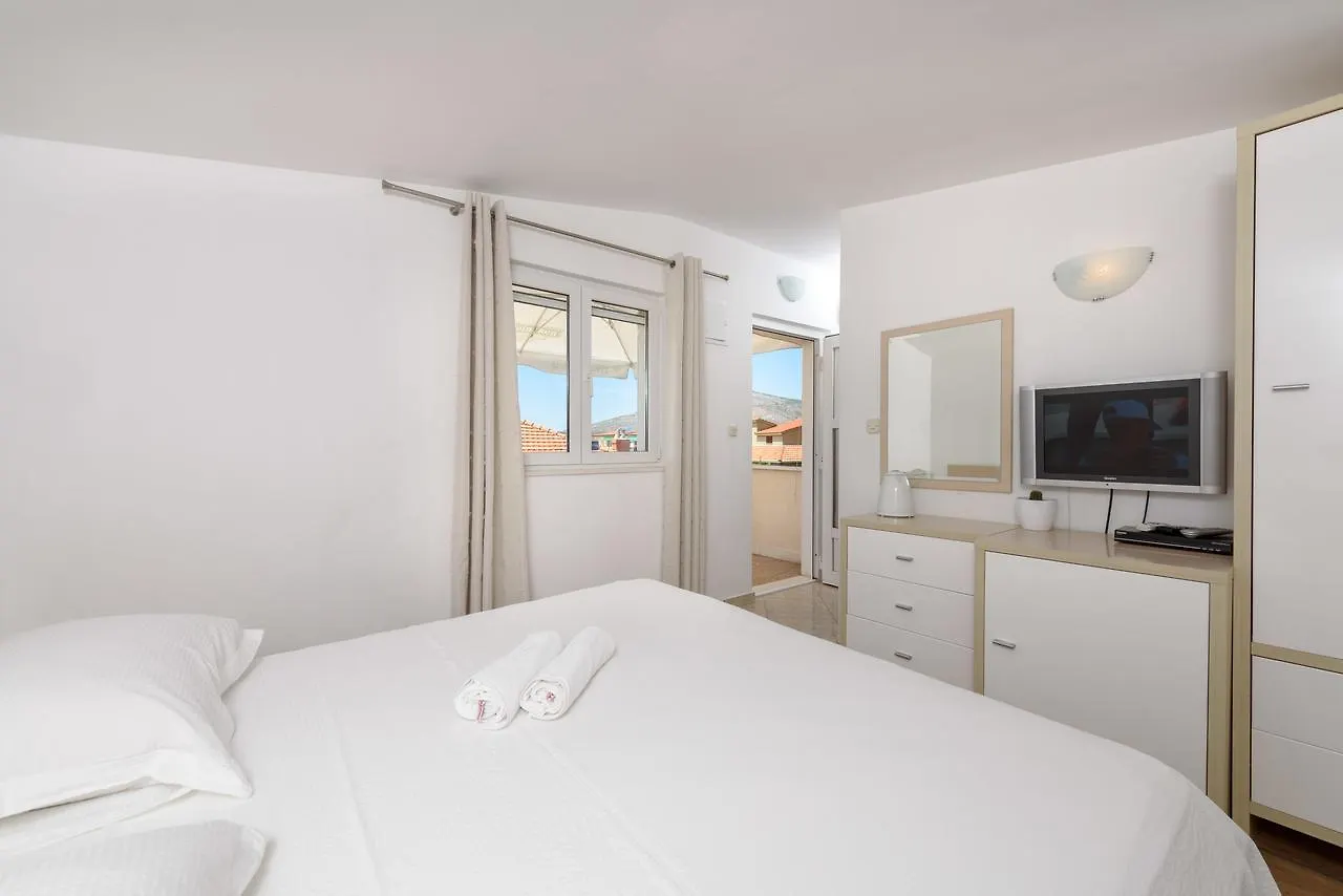 Apartments Kudelik Trogir